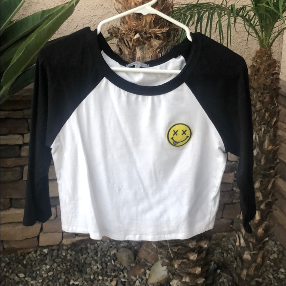 NEVER WORN | Embroidered Smiley Cropped Tee